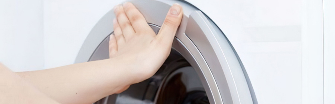 Как открыть люк стиральной машины, если он заблокирован?